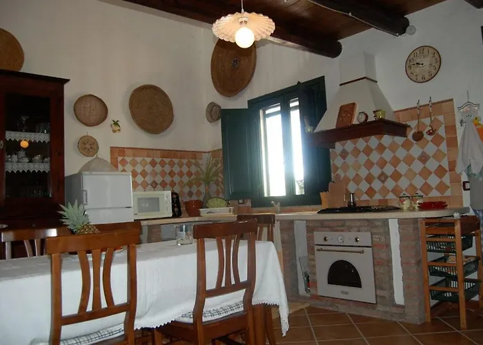 Rustico In Campagna A Pochi Minuti Dal Mare Tatil Evi Calasetta
