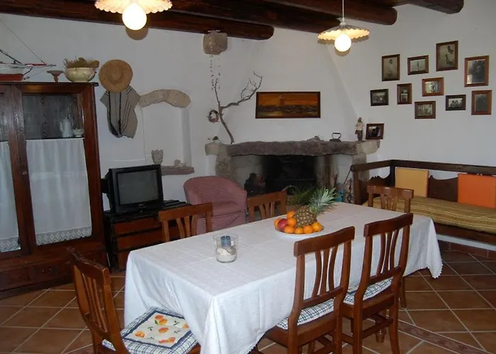 Rustico In Campagna A Pochi Minuti Dal Mare Tatil Evi *